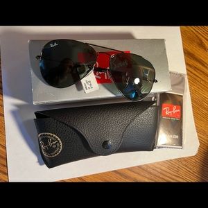 Womens black aviator Ray-Bans